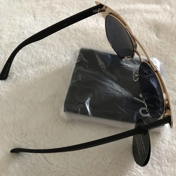 Quay Zig Gold Mirror Sunglasses - Picture 7 of 8